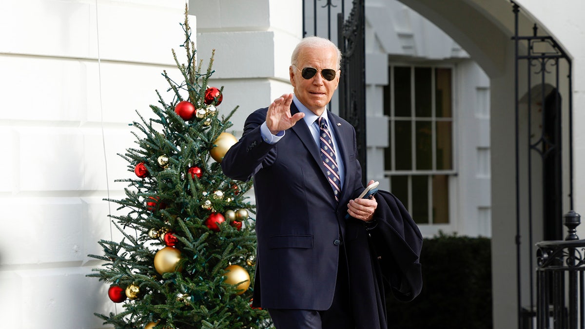 Biden leaves White House
