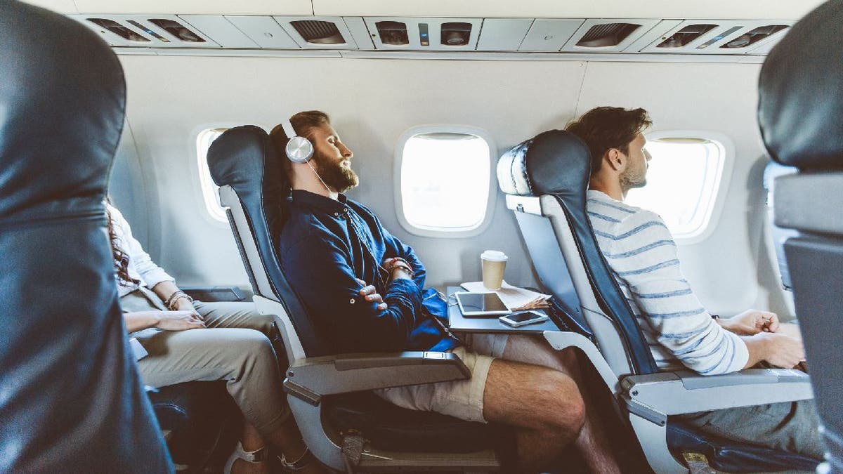 Reclining flight passengers