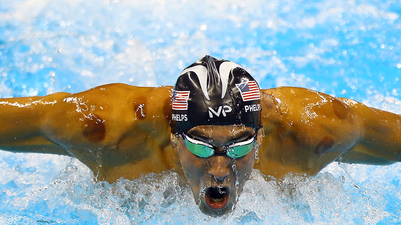 Michael Phelps swimming